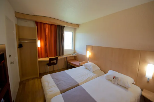 Standard, Twin Beds, Ibis Besanon Marchaux 1/6