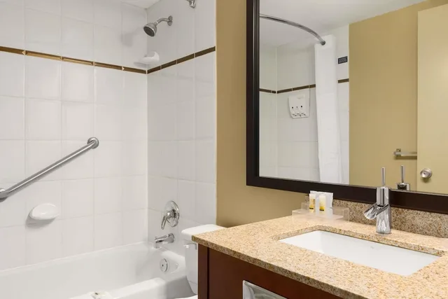 Room, King Bed, Days Inn by Wyndham Terrace 7/7