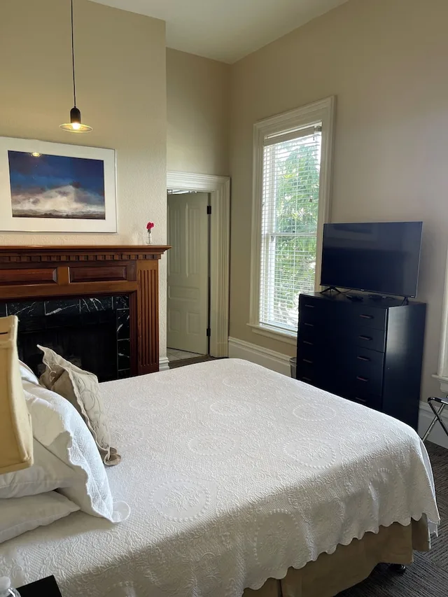 غرفة حصرية بسرير كوين، Carter House Inns 1/3