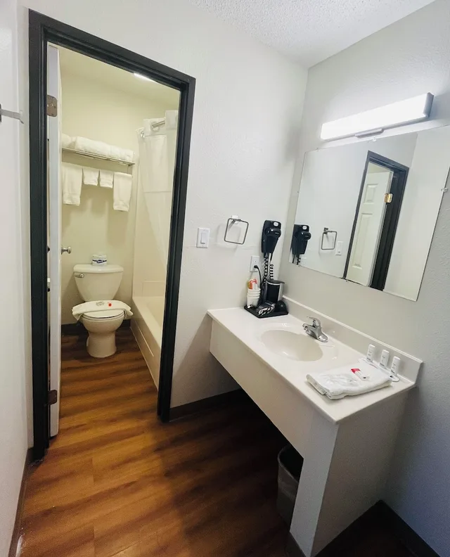 Room, 2 Queen Beds, Travelodge By Wyndham Wall 6/7