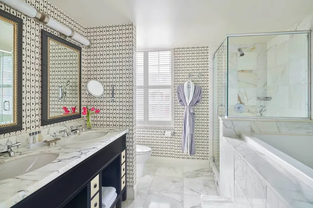 1 Bedroom, Loft, King Bed, Sofa, The Alexandrian Old Town Alexandria Autograph Collection 4/5