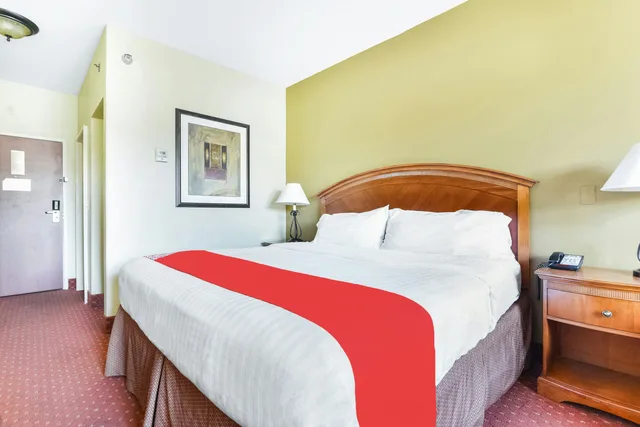 غرفة بسرير كينج، Oyo Townhouse Oklahoma City Airport 2/7