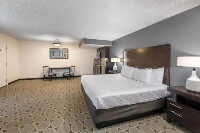 غرفة بسرير كينج بجاكوزي، Best Western Pahrump Oasis 2/10