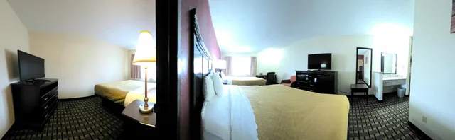 جناح بسرير كينج وسريرين كوين، Econo Lodge Inn & Suites Wisconsin Dells 8/14