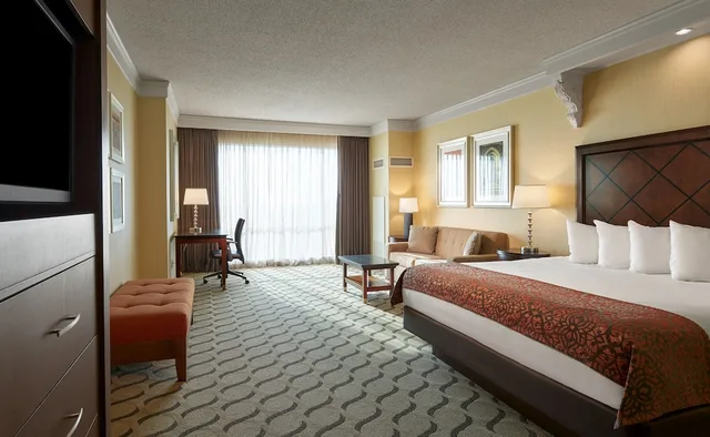 Renovated, Premium, King Bed, River View، Horseshoe Bossier City - A Caesars Rewards Destination 3/10