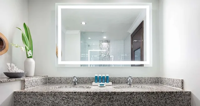 1 Bedroom, Caribbean, Club, King Bed, Beach View, Club Floor، Sandals Grande St. Lucian – Adults Only 2/2