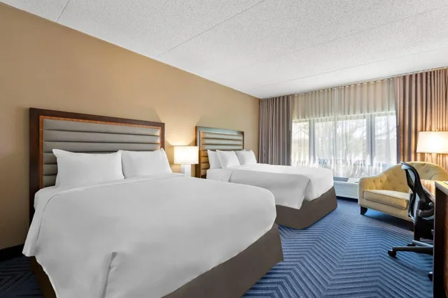 غرفة قياسية بسريرين كوين، Crowne Plaza Princeton Conference Center 3/5