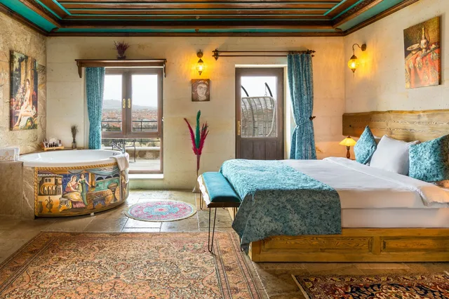 Stone, Deluxe, Suite, Queen Bed, Acer Cave Hotel 3/10