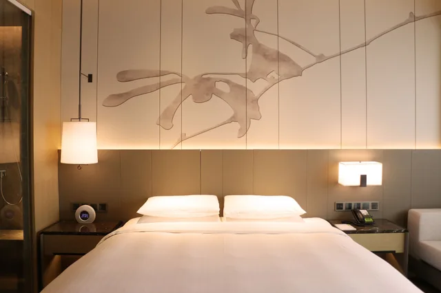 Premier, Twin Beds, Courtyard By Marriott Shanghai Hongqiao 1/4
