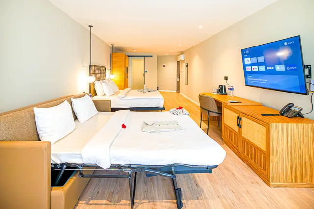 Superior, Double Bed, Kombo Beach Resort 2/6
