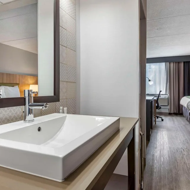 جناح تنفيذي بسريرين كوين مع أريكة، Comfort Inn & Suites Liverpool - Syracuse North 6/6
