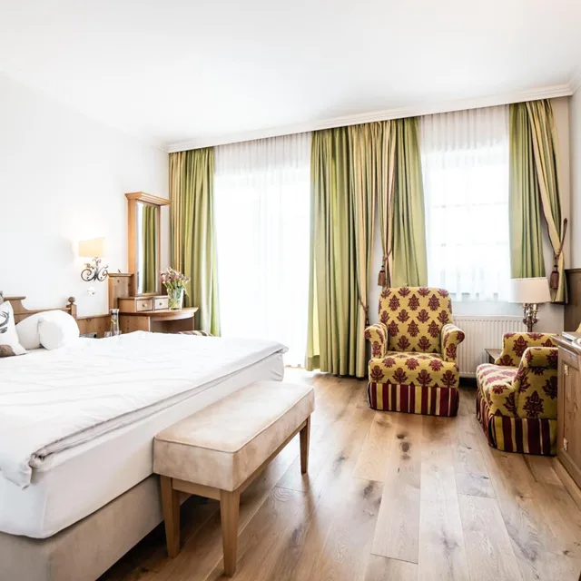 Deluxe, King Bed, Garden or Parking View، Hubertushof 7/10