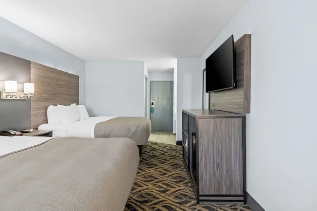 غرفة بسريرين كوين، Quality Inn New Martinsville, WV 2/6
