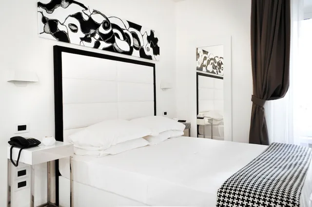 شقة كلاسيكية بسرير مزدوج مع أريكة، Lhp Suite Termini 2/5