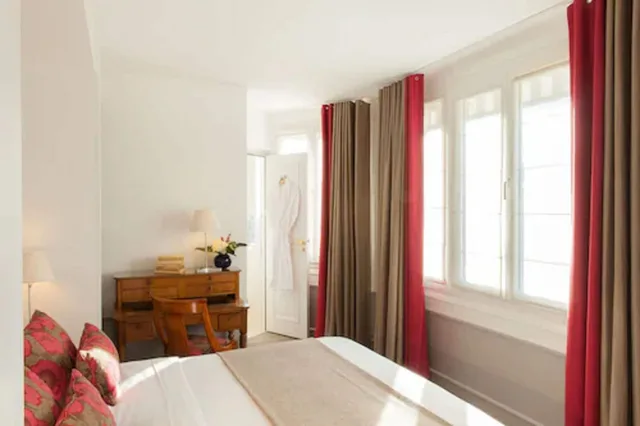 غرفة سوبيريور، Hotel Parc Saint Severin 1/3