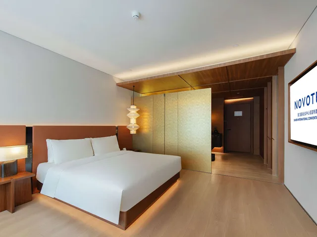 غرفة ديلوكس بسرير كينج، Novotel Xiamen International Convention Center 2/4