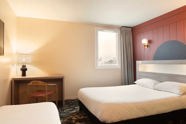 غرفة سوبيريور بسرير مزدوج مع أريكة، ibis Styles Versailles Saint Quentin en Yvelines Hotel 1/5