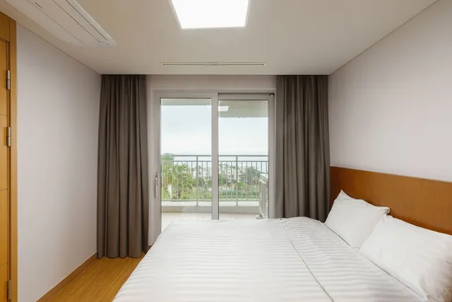 Garden, Premier, Suite, 3 Futon Beds, Ocean View, Kitchen، Sono Calm Jeju 1/1