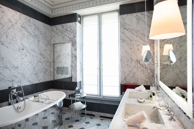 Prestige, King Bed, La Reserve Paris Hotel And Spa 5/5