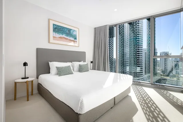 جناح بسرير كينج وسريرين منفصلين وسرير كوين بـ3 غرف نوم، ULTIQA Signature at Broadbeach 2/3
