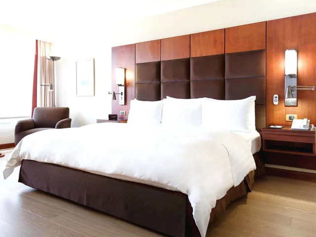 Swiss Advantage, King Bed، Swissotel Quito 3/5