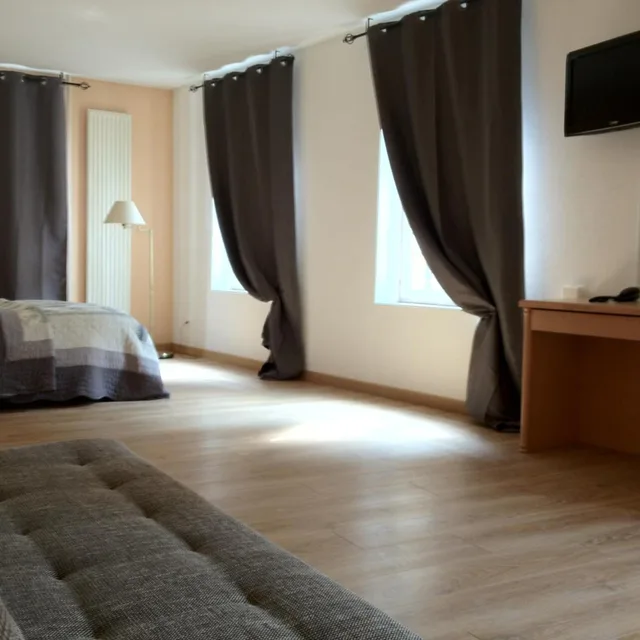 غرفة عائلية، Hotel Du Theatre 4/7