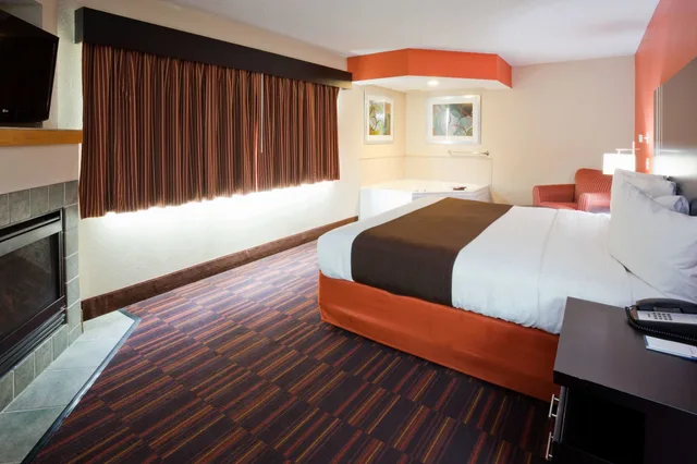 غرفة بسرير كينج، AmericInn by Wyndham Shakopee Near Canterbury Park 7/10