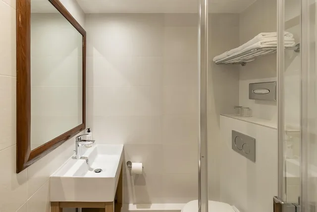 غرفة سوبيريور بسريرين منفصلين، Best Western Aramis Saint-Germain 6/9