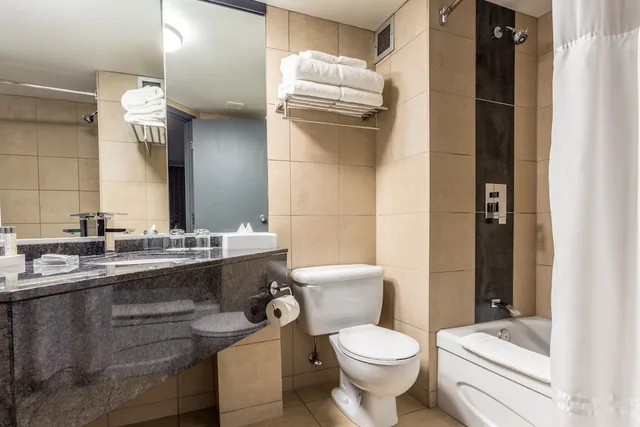 غرفة ديلوكس بسرير كينج، Hotel Quartier An Ascend Hotel Collection 10/10