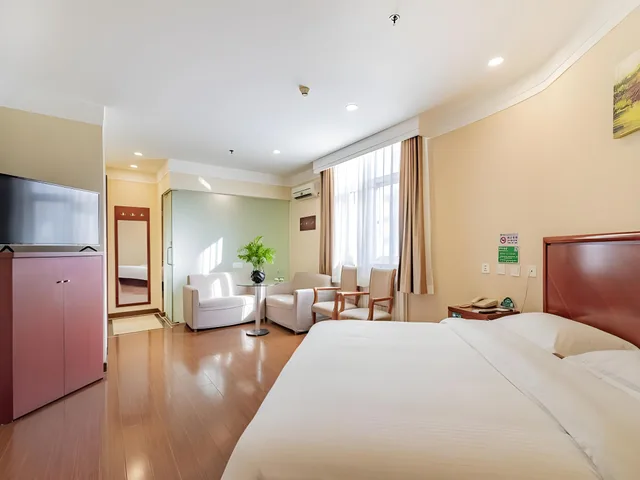 غرفة بزنس بسرير كينج وسرير كوين، Greentree Inn Beijing Guangmingqiao Express Apartment Hotel 1/1