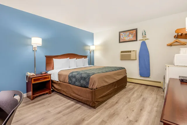 غرفة بسرير كينج، Econo Lodge Saint Albans 1/6