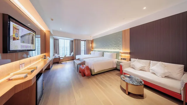 غرفة عائلية بإطلالة على البحر، YOHO Treasure Island Hotel 2/4