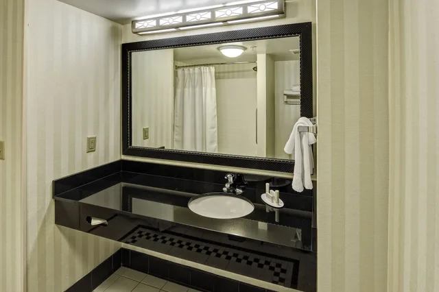 غرفة قياسية بسريرين كوين لذوي الإعاقة، Fairfield Inn & Suites by Marriott Memphis Olive Branch 7/8