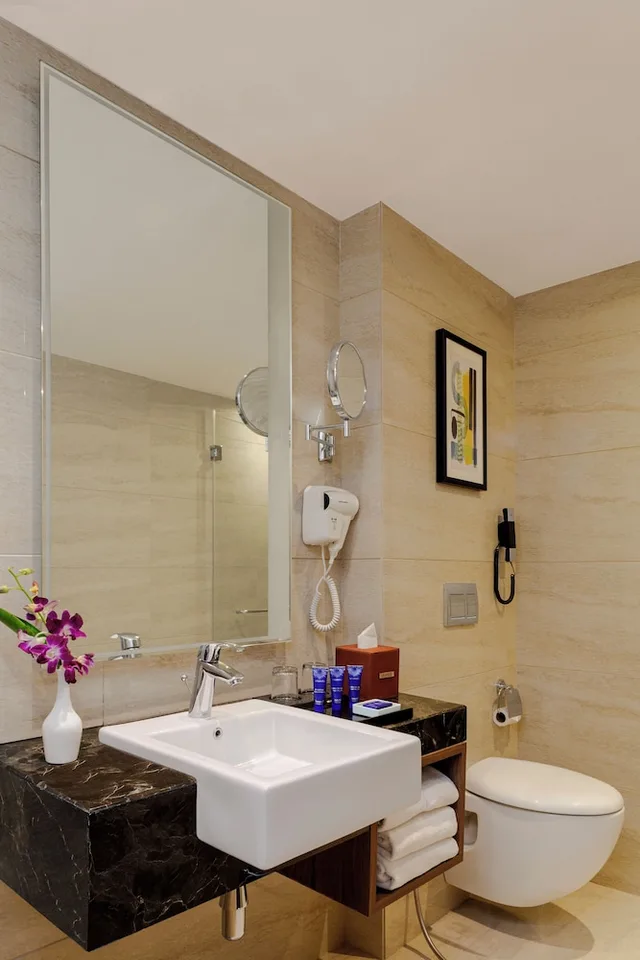 جناح ديلوكس بسرير كينج، Vivanta Thiruvananthapuram 3/4