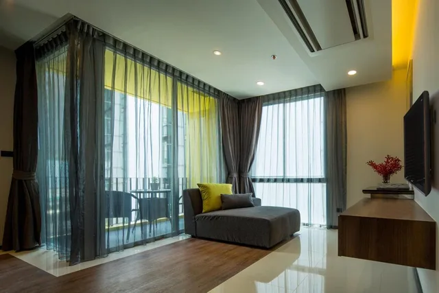 room, Lit Bangkok Residence 4/8