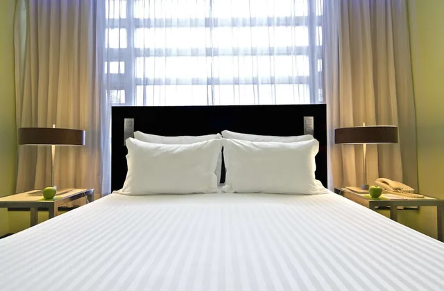 Room, Twin Beds, Sana Capitol Hotel 6/10