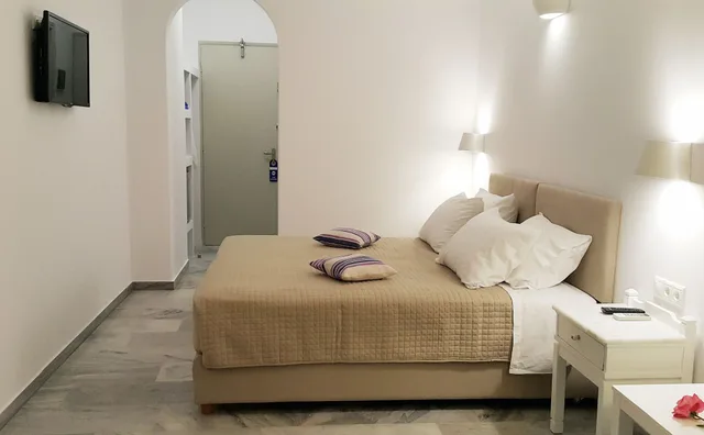 غرفة سوبيريور بإطلالة جزئية على البحر، Polos Hotel Paros 6/10