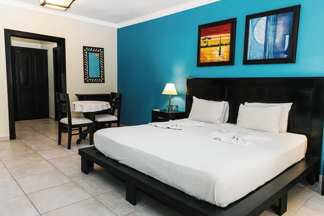 جناح عائلي ديلوكس بسرير كينج وسرير فردي بإطلالة على المسبح، Seranta Brisas de Bavaro Ex the Mt Hotel 3/10