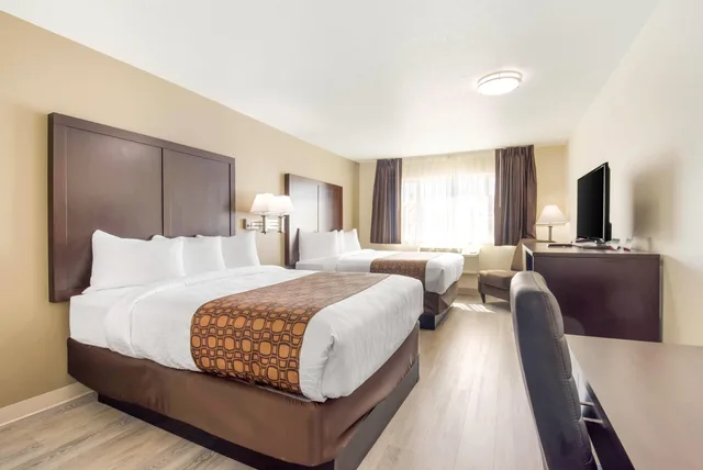 غرفة بسريرين كوين، Econo Lodge Umatilla Columbia River Area 4/5