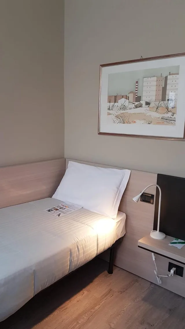 غرفة مفردة، Hotel Gran Torino 1/18