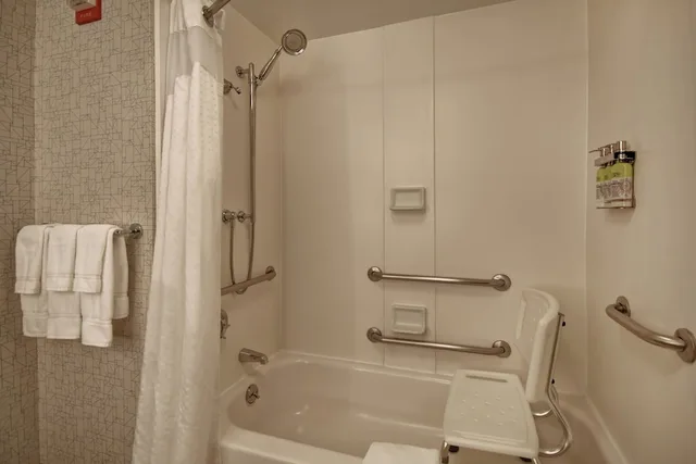 غرفة قياسية بسريرين كوين لذوي الإعاقة، Holiday Inn Express Newport North - Middletown 9/10