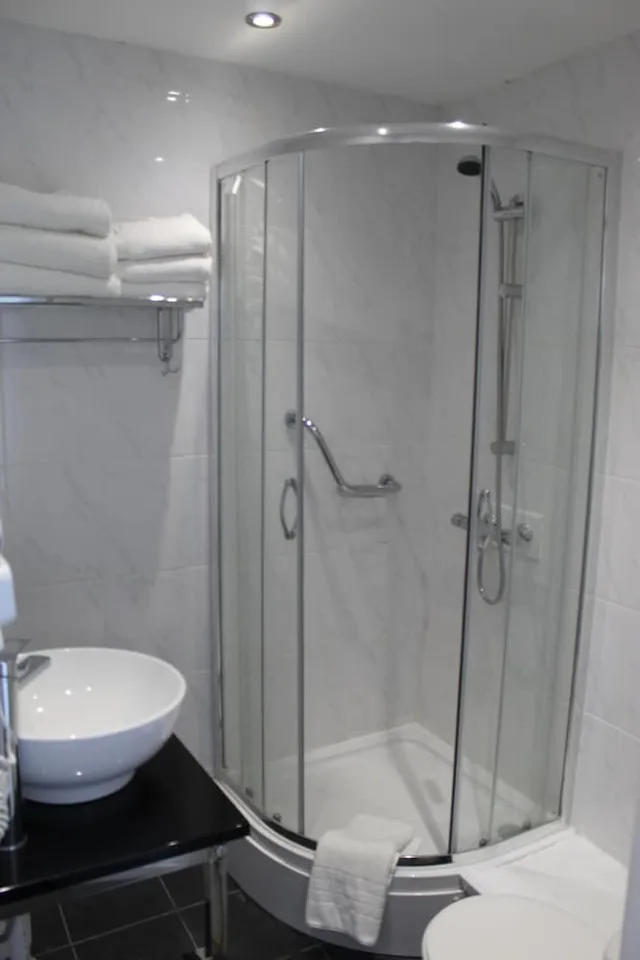 غرفة بسرير مزدوج، Four Saints Brig Y Don Hotel 1/2