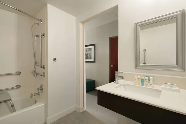 غرفة بسرير مزدوج لذوي الإعاقة، Hampton Inn Reading/Wyomissing 2/3
