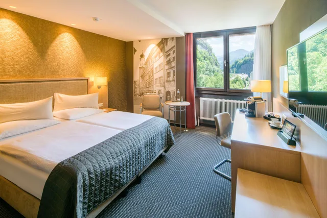 Room, King Bed, Best Western Premier Central Hotel Leonhard 1/4