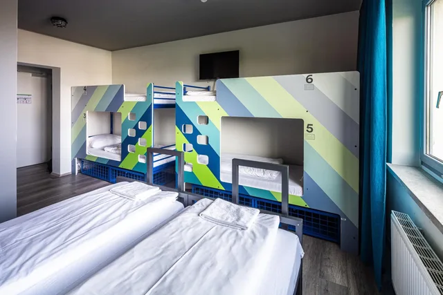 غرفة بستة أسرّة، a&o Hostel Weimar 2/9