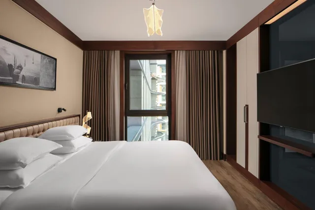 جناح جونيور بسرير كينج مع دخول الصالة، Sheraton Istanbul City Center 1/5