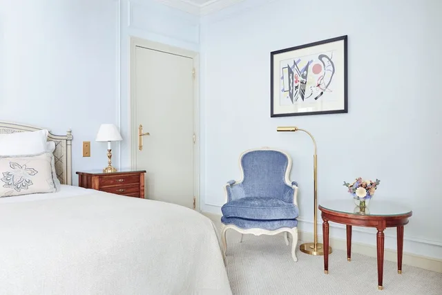 Prestige, King Bed, Balcony, Le Bristol Paris 1/3