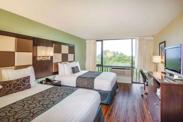 غرفة بسريرين مزدوجين لذوي الإعاقة، Red Lion Hotel Monterey 2/3