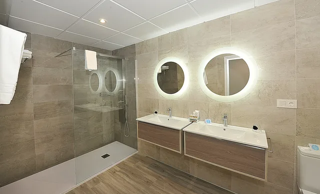 جناح جونيور، Hotel Salobrena Suites 2/2