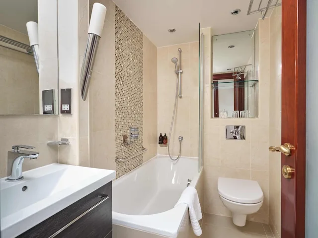 غرفة صغيرة بسريرين منفصلين، The Prime London Hotel 10/10